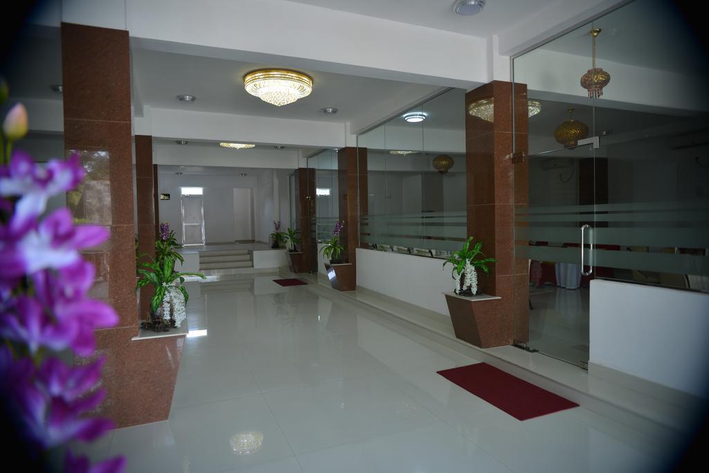 Hotel Kamrel Kurunegala Ngoại thất bức ảnh