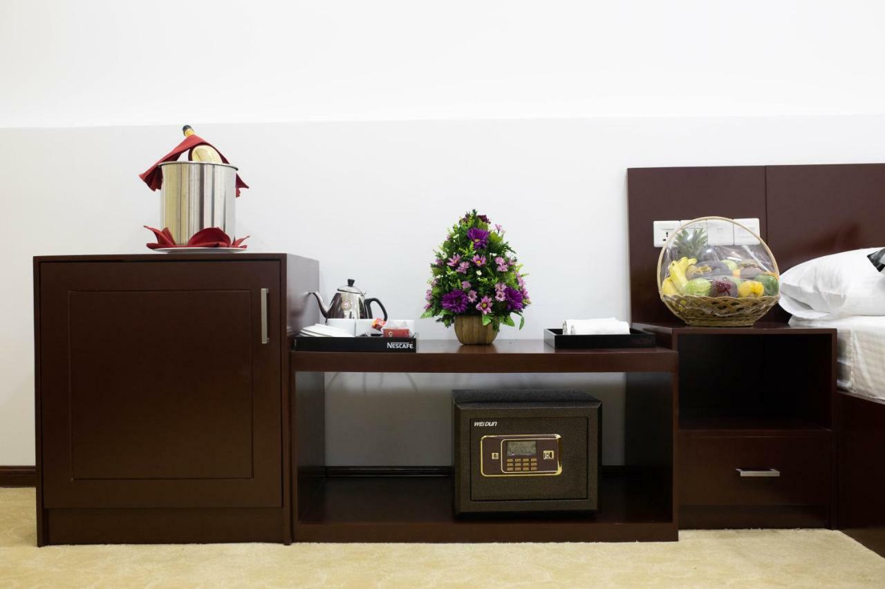 Hotel Kamrel Kurunegala Ngoại thất bức ảnh